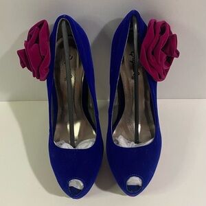 Qupid Women's 7.5 Blue Heels W/Pink Floral Accent